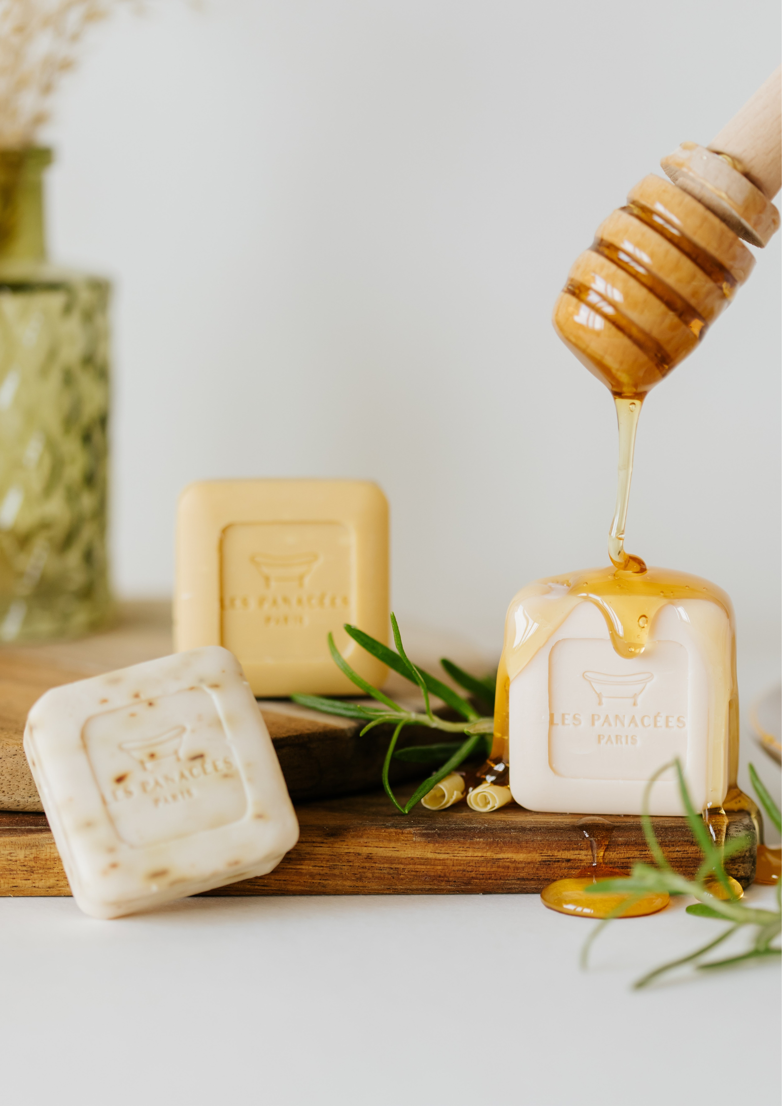 Petit savon carrée parfum tourbillons d'été sur fond de couché de soleil - Les panacées